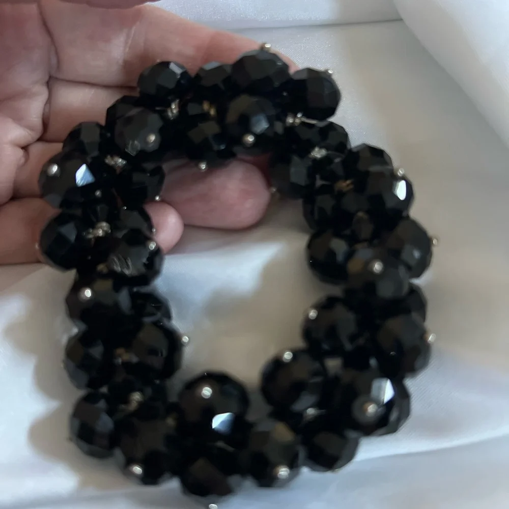 BRACELET Large Elegant Black Glass Beads. Stretch Elastic Fit NWOT